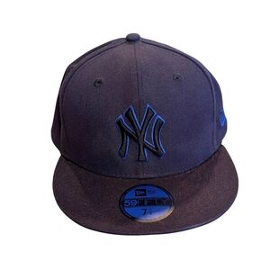 New Era 59FIFTY New York Yankees Fitted Hat / Cap - Navy Blue 7 3/8 MLB